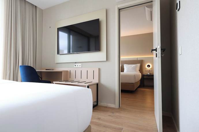 Imagen de la habitación del Hotel Oporto Fly. Foto 5
