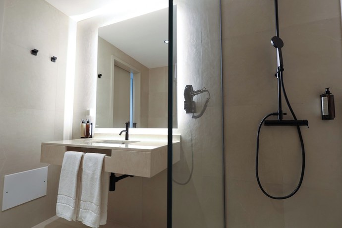 Imagen de la habitación del Hotel Oporto Fly. Foto 12