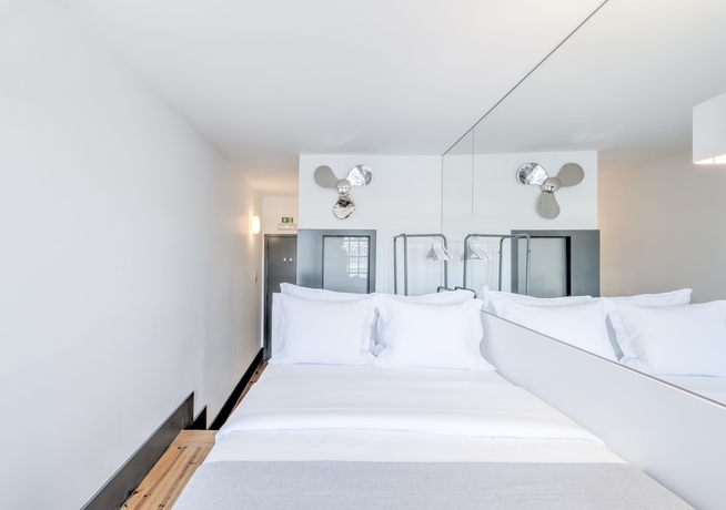 Imagen de la habitación del Hotel Oporto Street Fonte Taurina. Foto 8