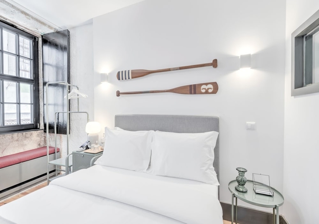 Imagen de la habitación del Hotel Oporto Street Fonte Taurina. Foto 13