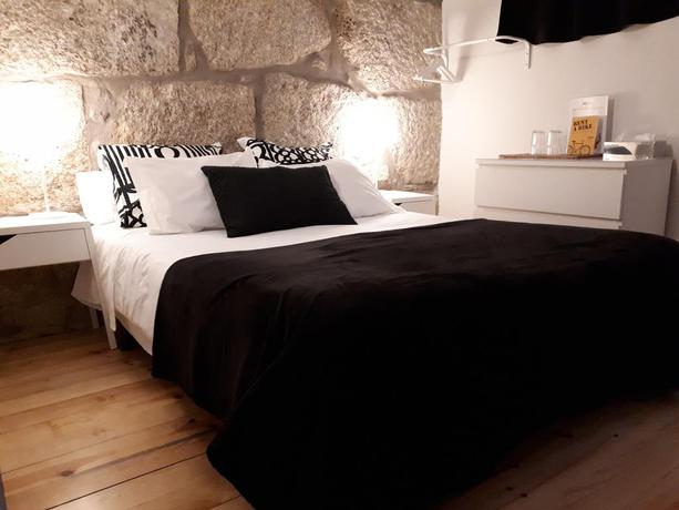 Imagen de la habitación del Hotel OportoHouse. Foto 13