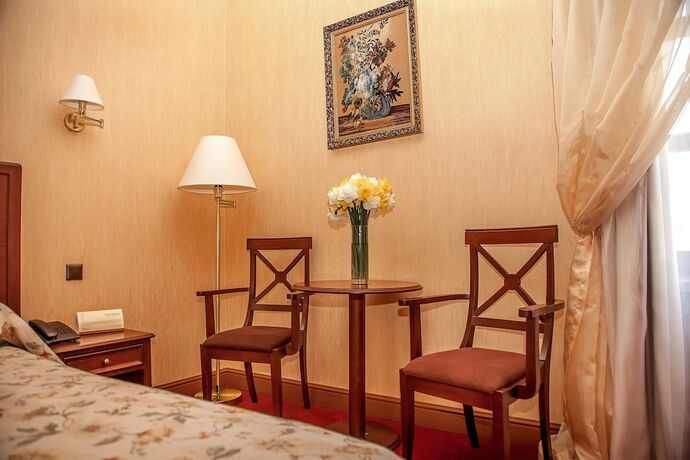 Imagen de la habitación del Hotel Optima Collection Kamianets-Podilskyi. Foto 16