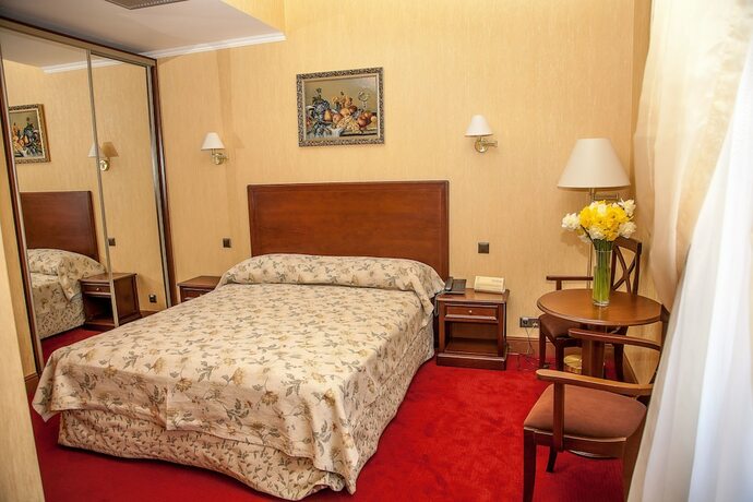 Imagen de la habitación del Hotel Optima Collection Kamianets-Podilskyi. Foto 18