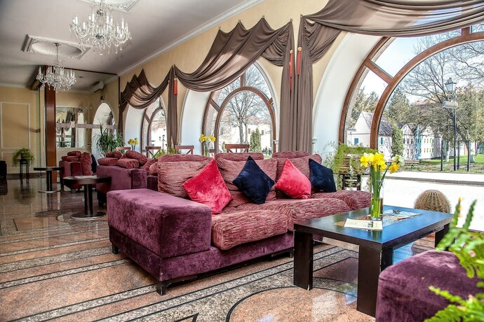 Imagen general del Hotel Optima Collection Kamianets-Podilskyi. Foto 10