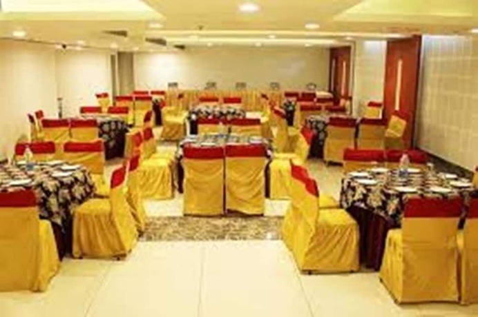 Imagen del bar/restaurante del Hotel Opulence, Pathankot. Foto 17