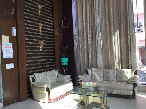 Imagen de los interiores del Hotel Opulence, Pathankot. Foto 26