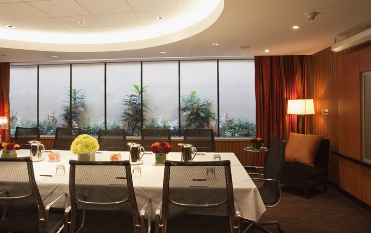 Imagen de los interiores del Hotel Opus Vancouver. Foto 16