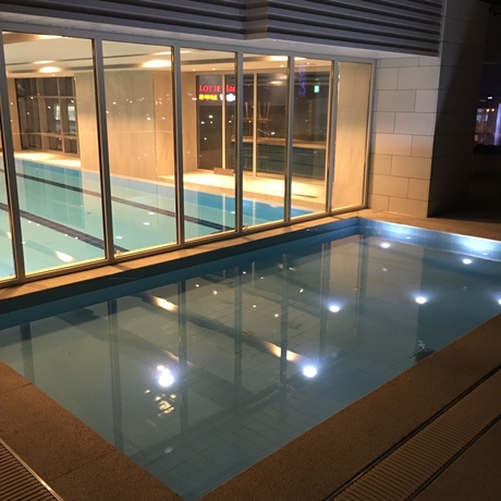 Imagen de la piscina del Hotel Orakai Songdo Park. Foto 15