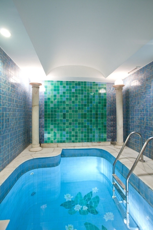 Imagen de la piscina del Hotel Oran. Foto 16