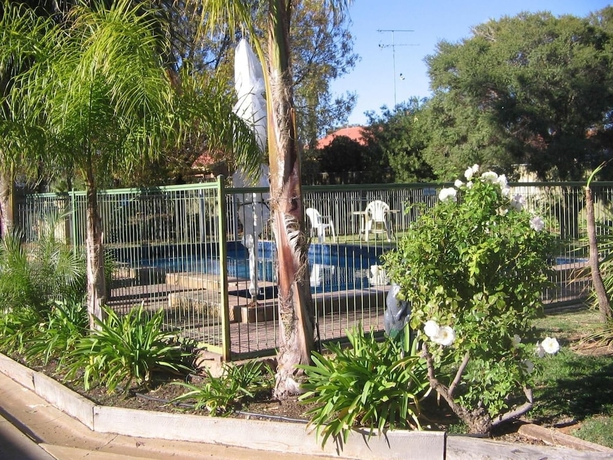 Imagen de la piscina del Hotel Orana Motor Inn. Foto 14