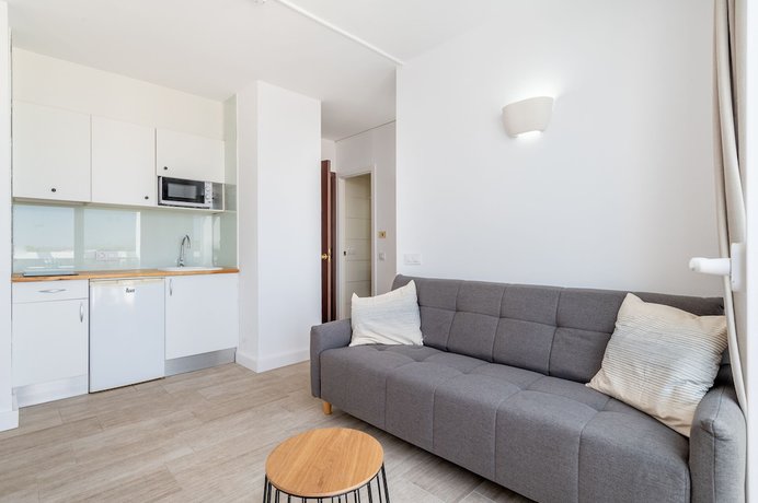Imagen de la habitación del Hotel Orange Colom Seaside Apartments, Cala Mar&ccedil;al. Foto 2