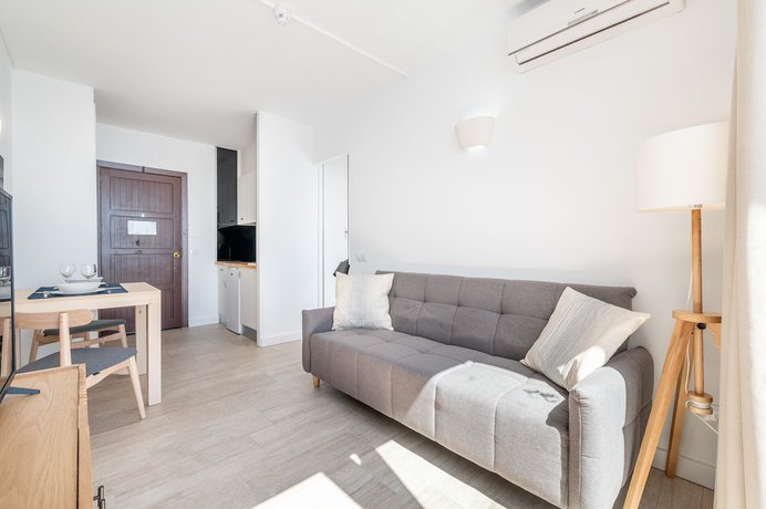 Imagen de la habitación del Hotel Orange Colom Seaside Apartments, Cala Mar&ccedil;al. Foto 5