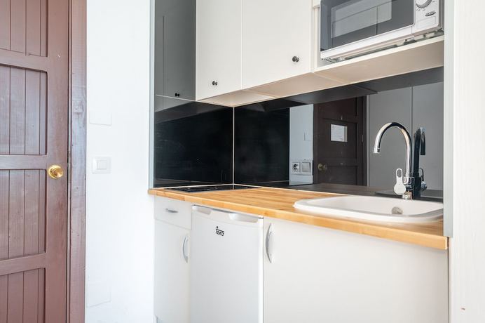 Imagen de la habitación del Hotel Orange Colom Seaside Apartments, Cala Mar&ccedil;al. Foto 7