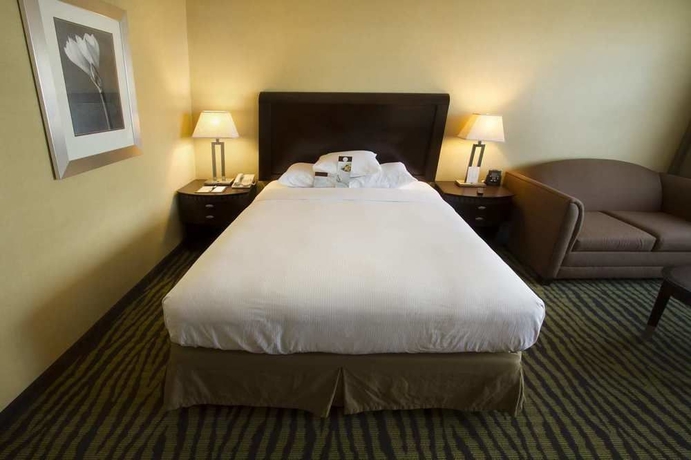 Imagen de la habitación del Hotel Orange County. Foto 2