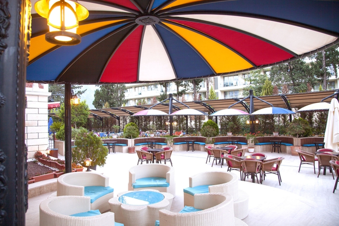 Imagen de los exteriores del Hotel Orange County Kemer. Foto 14