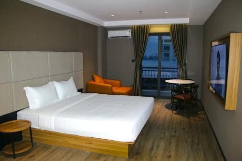 Imagen general del Hotel Orange Crystal Phoenix hotel. Foto 1