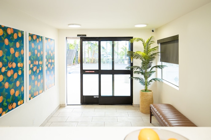 Imagen de los interiores del Hotel Orange Grove Inn. Foto 19