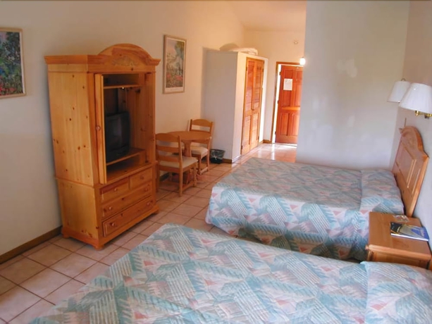 Imagen de la habitación del Hotel Orange Hill Beach Inn. Foto 8