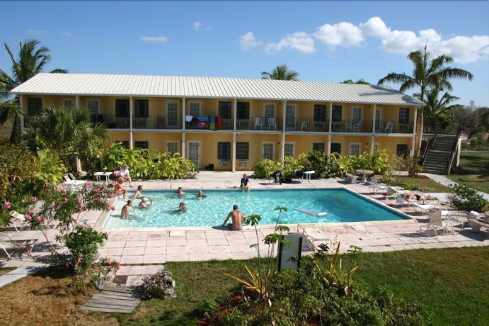 Imagen de la piscina del Hotel Orange Hill Beach Inn. Foto 18