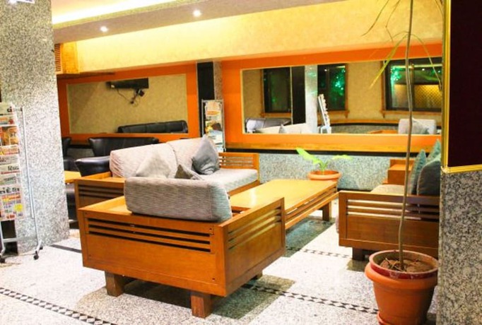 Imagen de los interiores del Hotel Orange Inn, Ahmedabad. Foto 19