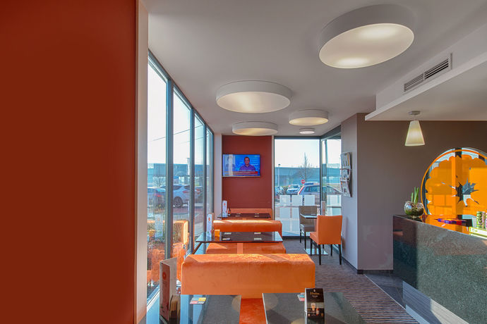 Imagen del bar/restaurante del Hotel Orange La Louvière. Foto 5