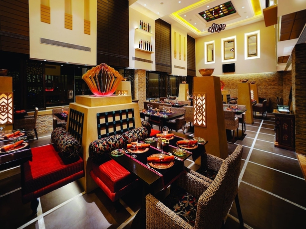 Imagen del bar/restaurante del Hotel Orange Megastructure. Foto 4