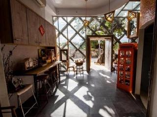 Imagen de los interiores del Hotel Orange Moon Inn. Foto 7