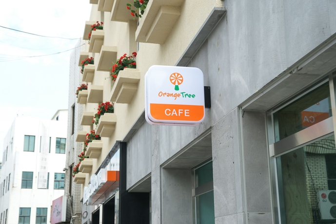 Imagen general del Hotel Orange Tree Hotel and Cafe. Foto 1