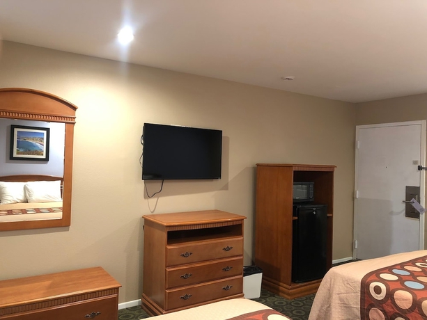 Imagen de la habitación del Hotel Orange Tustin Inn. Foto 10