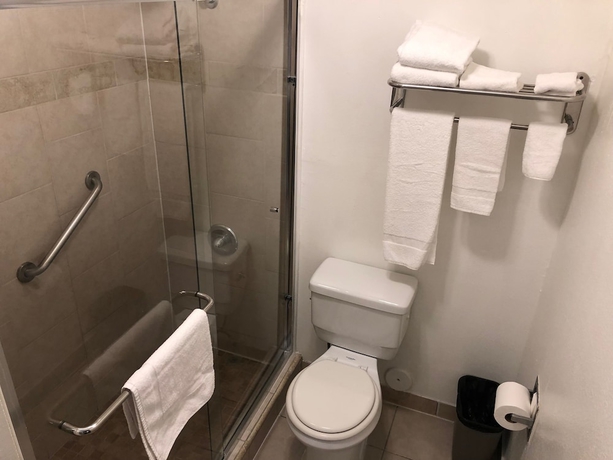 Imagen de la habitación del Hotel Orange Tustin Inn. Foto 16