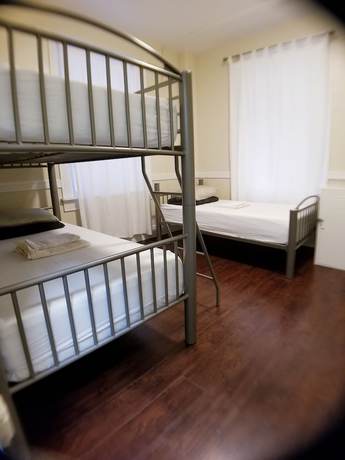 Imagen de la habitación del Hotel Orange Village Hostel. Foto 12