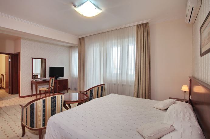 Imagen de la habitación del Hotel Orasac. Foto 7