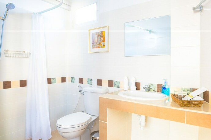 Imagen de la habitación del Hotel Orawan Suites. Foto 17
