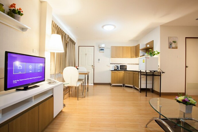 Imagen de la habitación del Hotel Orawan Suites. Foto 21