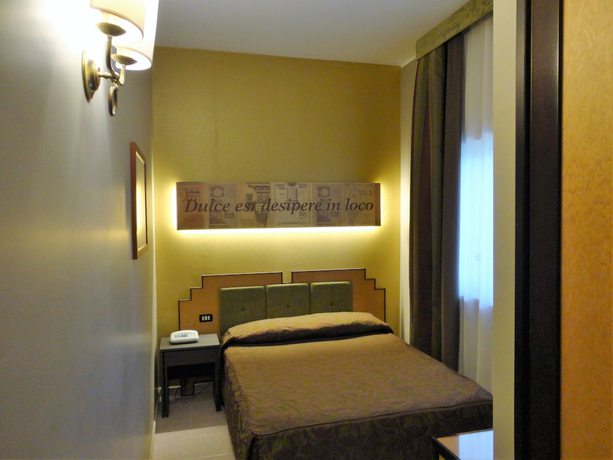Imagen de la habitación del Hotel Orazio. Foto 15