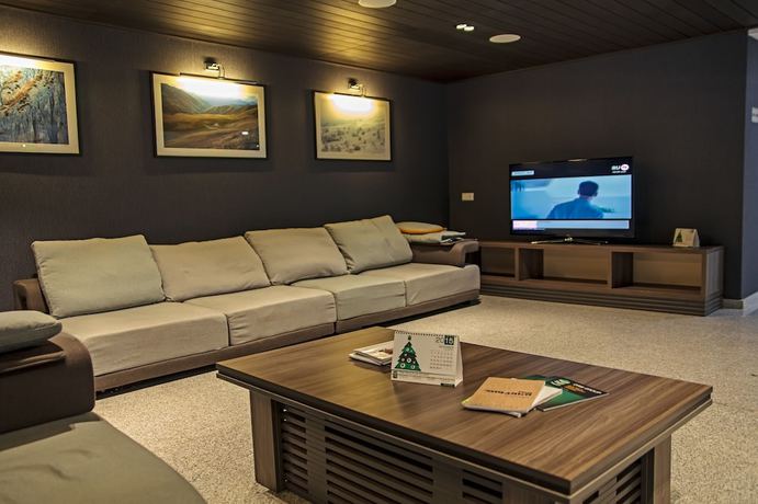 Imagen de los interiores del Hotel Orbi Palace and Suites. Foto 19