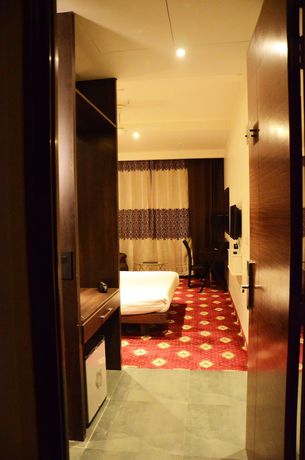 Imagen de la habitación del Hotel Orbion. Foto 15