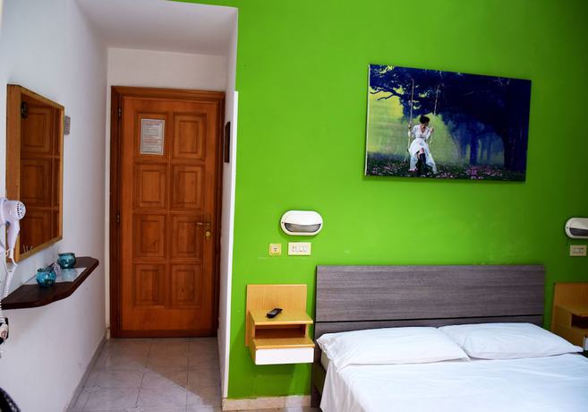 Imagen de la habitación del Hotel Orbis. Foto 4