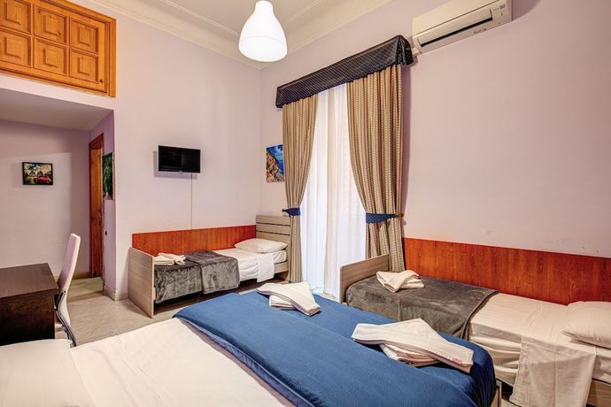 Imagen de la habitación del Hotel Orbis. Foto 6