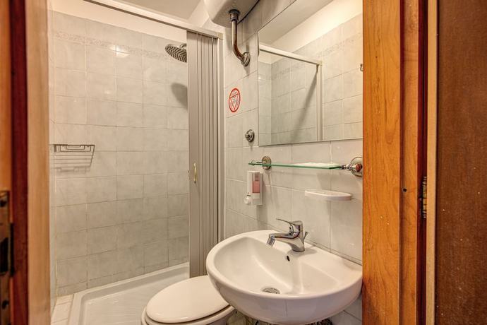 Imagen de la habitación del Hotel Orbis. Foto 11