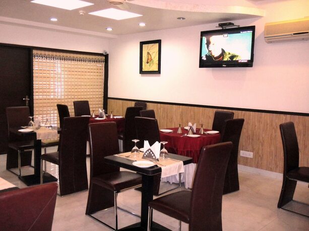 Imagen del bar/restaurante del Hotel Orbit-34. Foto 17