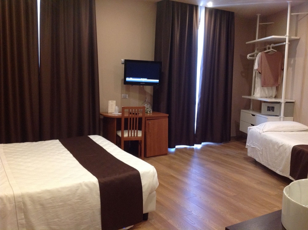 Imagen de la habitación del Hotel Orcagna. Foto 13