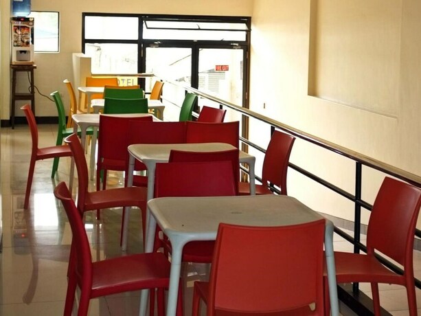 Imagen del bar/restaurante del Hotel Orchard, Davao City. Foto 18