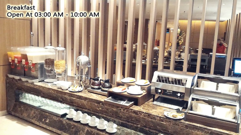 Imagen del bar/restaurante del Hotel Orchardz Bandara Jakarta. Foto 4