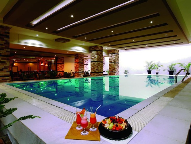 Imagen de la piscina del Hotel Orchardz Jayakarta. Foto 16