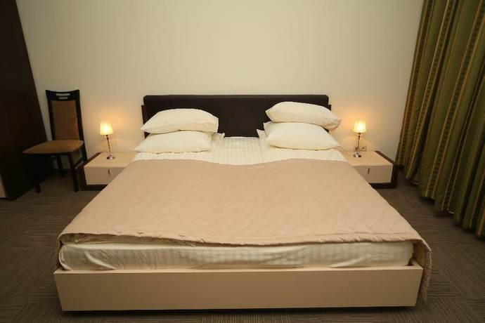 Imagen de la habitación del Hotel Orchestra Oka Spa Resort. Foto 18