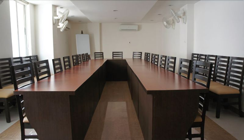 Imagen de los interiores del Hotel Orchid Business Luxury. Foto 9