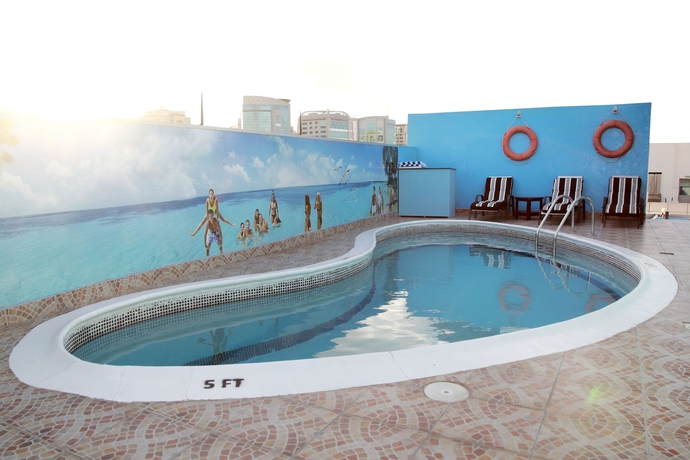 Imagen de la piscina del Hotel Orchid, Dubai. Foto 17