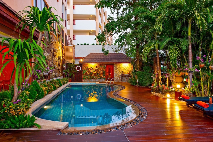 Imagen de la piscina del Hotel Orchid Garden. Foto 13