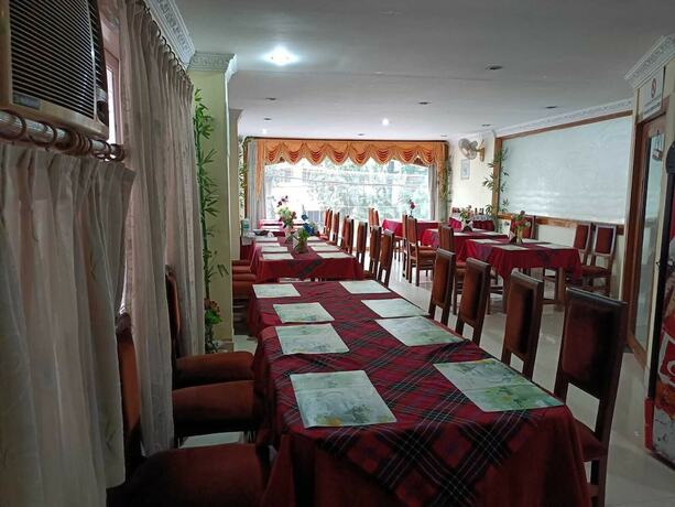 Imagen del bar/restaurante del Hotel Orchid, Guwahati. Foto 8